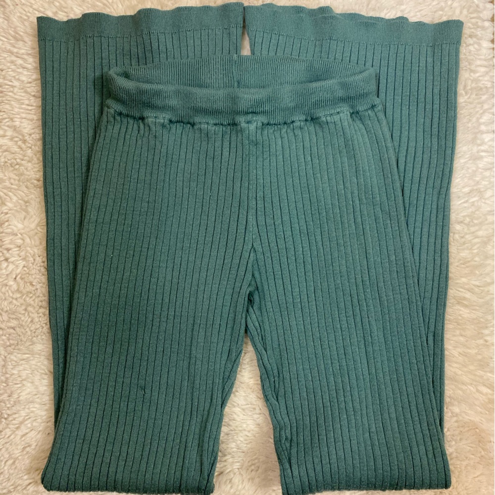 ♡ F21 Ribbed Flare Leggings ♡